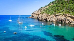 Ibiza. Viajar en velero con singles